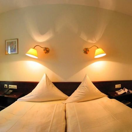 Hotel Waldhaus Hugelsheim Bagian luar foto