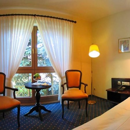 Hotel Waldhaus Hugelsheim Bagian luar foto