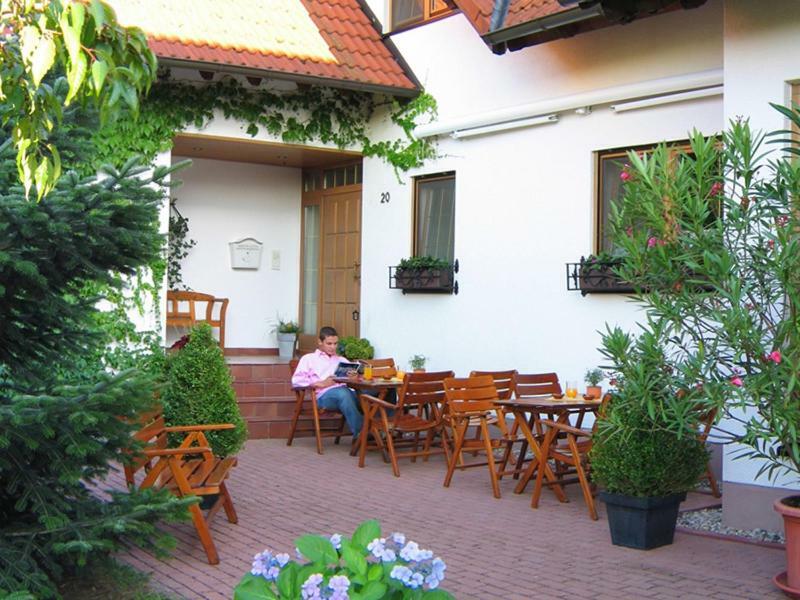 Hotel Waldhaus Hugelsheim Bagian luar foto